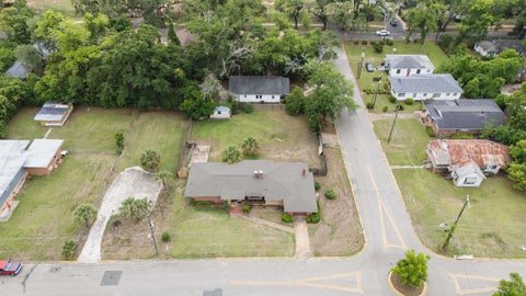 Tiny photo for 239 Lincoln Street, Tallahassee, FL 32301 (MLS # 402812)