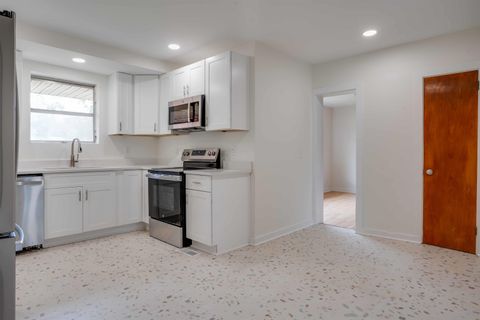Tiny photo for 239 Lincoln Street, Tallahassee, FL 32301 (MLS # 402812)