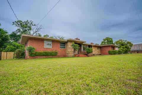 Tiny photo for 239 Lincoln Street, Tallahassee, FL 32301 (MLS # 402812)