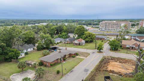 Tiny photo for 239 Lincoln Street, Tallahassee, FL 32301 (MLS # 402812)