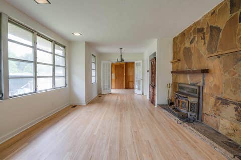 Tiny photo for 239 Lincoln Street, Tallahassee, FL 32301 (MLS # 402812)