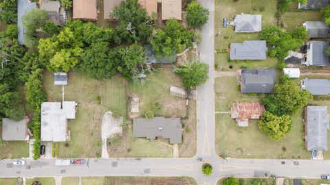 Tiny photo for 239 Lincoln Street, Tallahassee, FL 32301 (MLS # 402812)