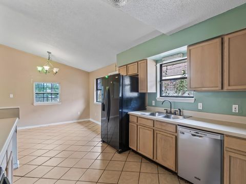 Tiny photo for 603/605 E Seaboard Street, Tallahassee, FL 32301 (MLS # 396907)