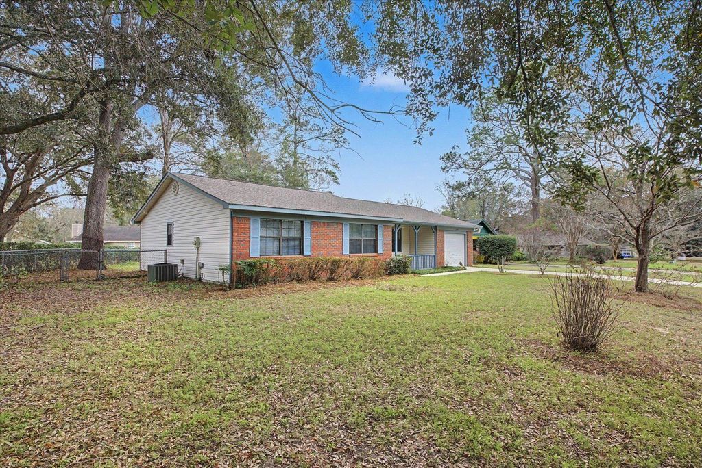 Photo of 2981 TETON Trail, Tallahassee, FL 32303 (MLS # 396725)