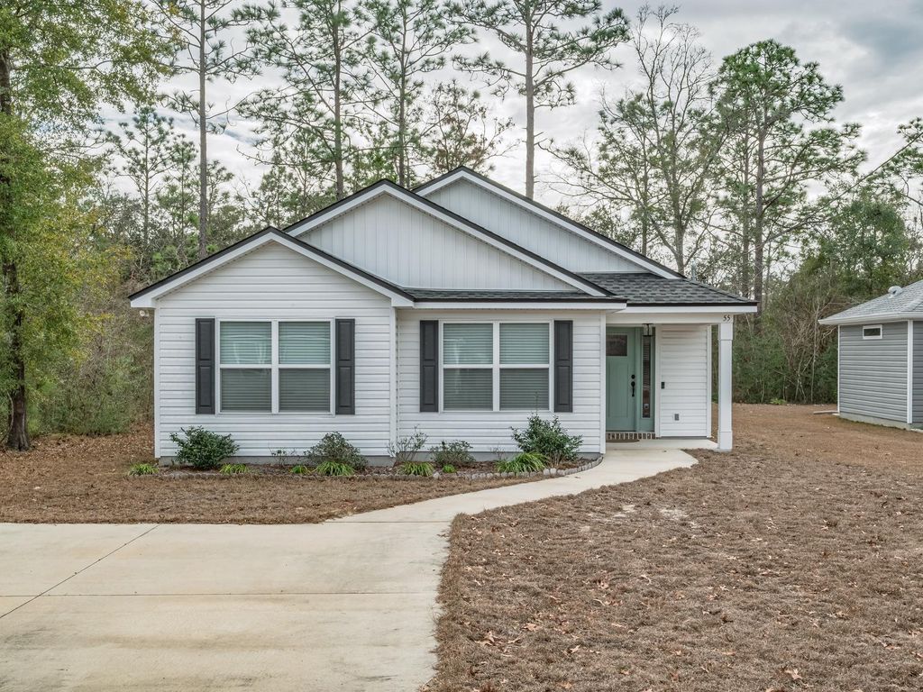 Photo of 55 KING BEE Drive, Crawfordville, FL 32327 (MLS # 395587)