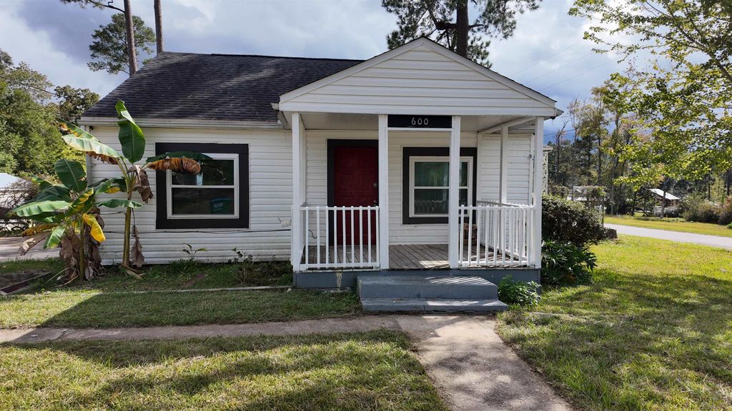 Photo of 600 Satsuma Road, Chattahoochee, FL 32324 (MLS # 392719)