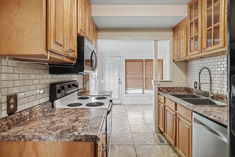 Tiny photo for 1100 Hawthorne Street, Tallahassee, FL 32308 (MLS # 400213)