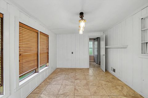 Tiny photo for 1100 Hawthorne Street, Tallahassee, FL 32308 (MLS # 400213)