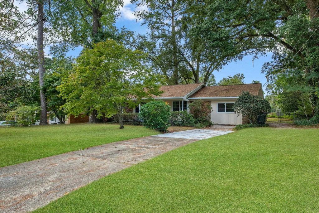 Photo of 2811 Bay Tree Lane, Tallahassee, FL 32301 (MLS # 391726)