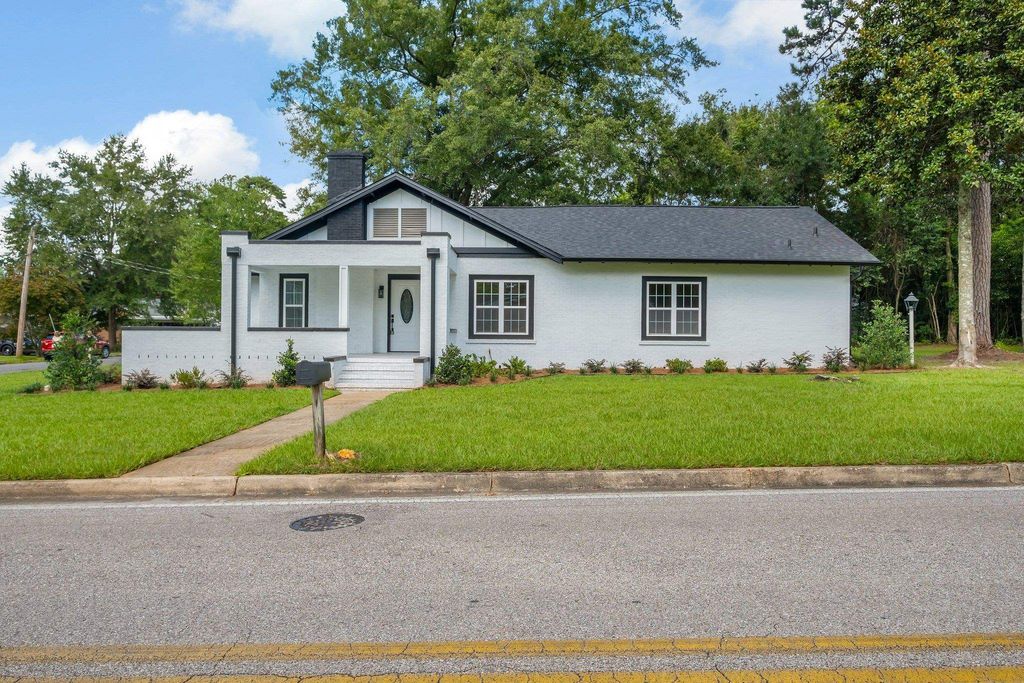 Photo of 502 N 11th Street, Quincy, FL 32351 (MLS # 395109)