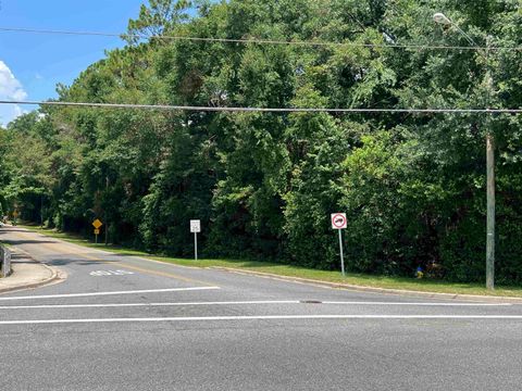 Tiny photo for 4406 Crawfordville Road, Tallahassee, FL 32305 (MLS # 382340)
