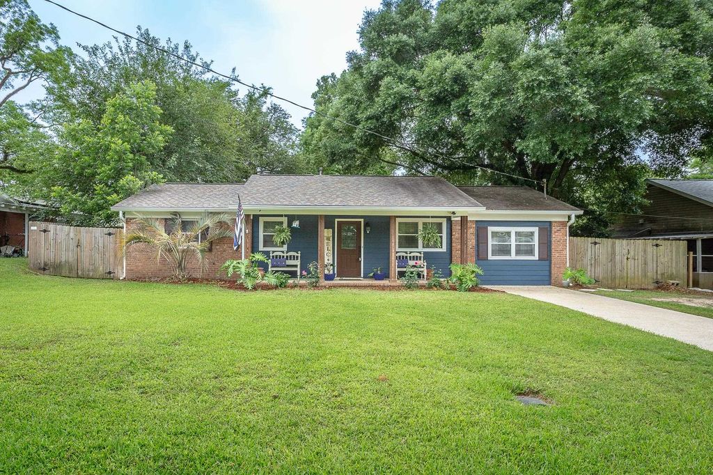 Photo of 1859 Hopkins Drive, Tallahassee, FL 32303 (MLS # 396696)