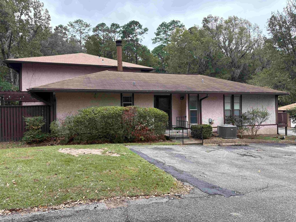 Photo of 301 Westwood Dr #301, Tallahassee, FL 32304 (MLS # 392027)