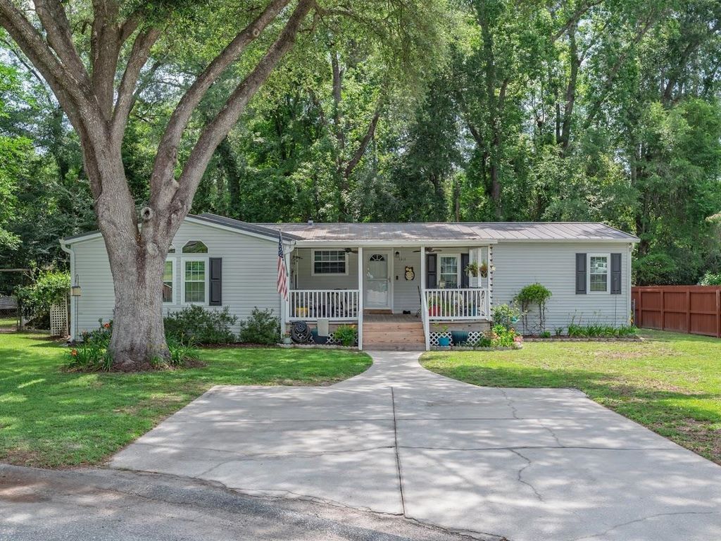 Photo of 1317 Tree Circle, Tallahassee, FL 32304 (MLS # 399957)