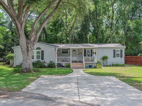Photo of 1317 Tree Circle, Tallahassee, FL 32304 (MLS # 399957)