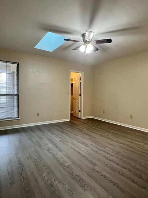 Tiny photo for 806 Jamestown Court, Tallahassee, FL 32303 (MLS # 393611)