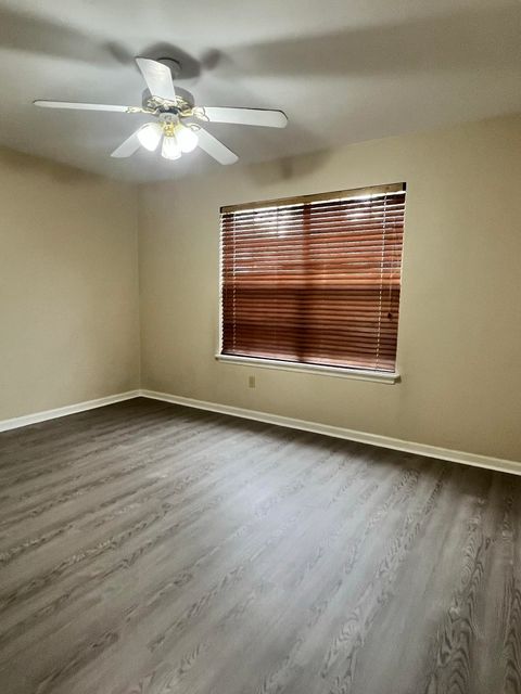 Tiny photo for 806 Jamestown Court, Tallahassee, FL 32303 (MLS # 393611)