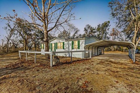 A home in Lee