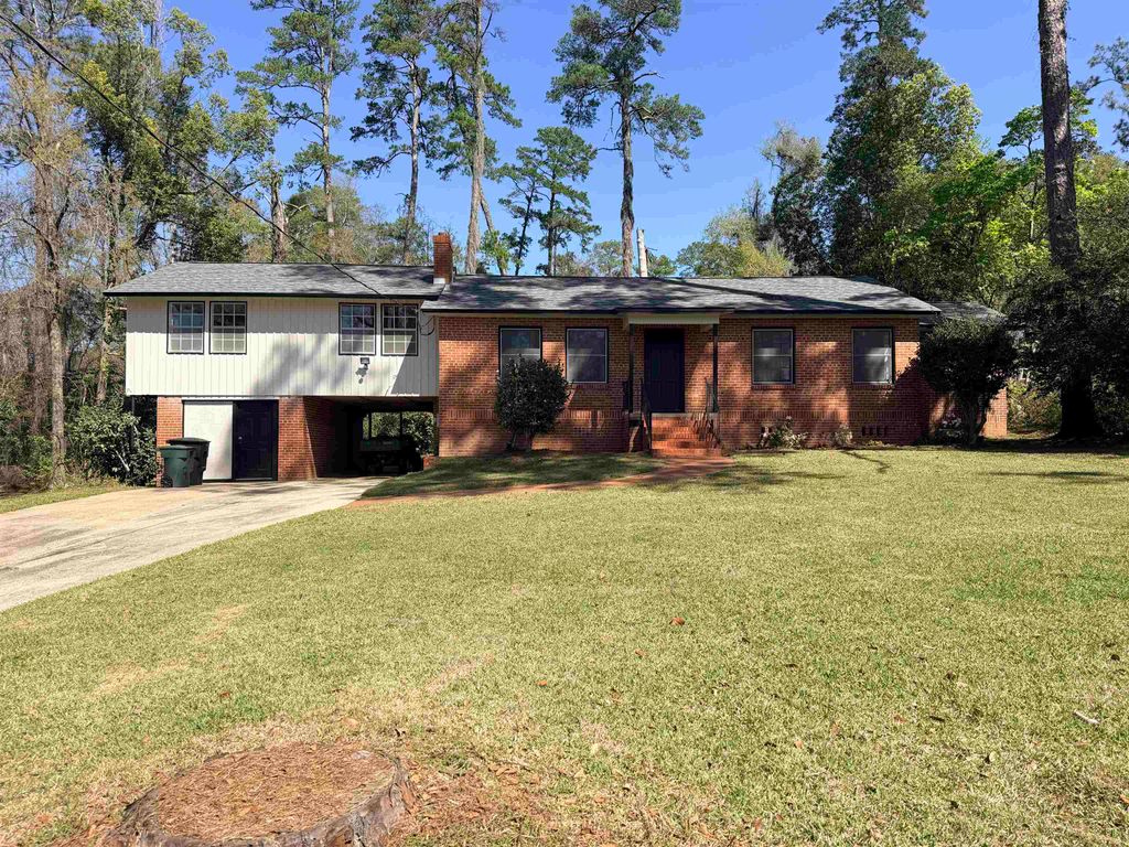 Photo of 1024 Cherokee Drive, Tallahassee, FL 32301 (MLS # 397311)