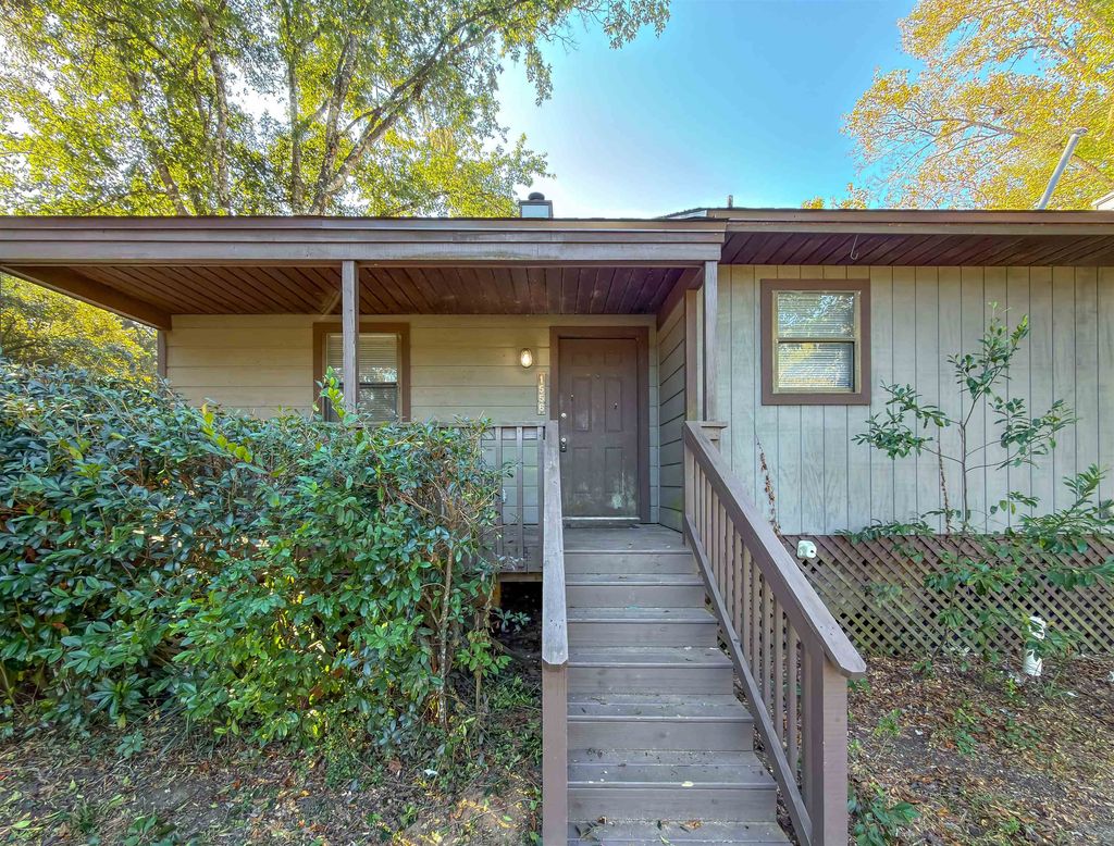 Photo of 1556 Twin Lakes Circle, Tallahassee, FL 32311 (MLS # 392360)