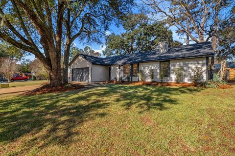 Photo of 2612 BRENTSHIRE Drive, Tallahassee, FL 32303 (MLS # 394077)
