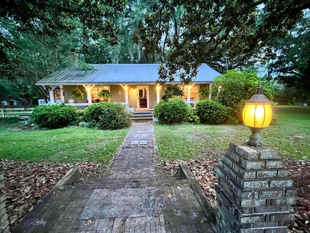 Photo of 180 Cooper Road, Monticello, FL 32344 (MLS # 400595)