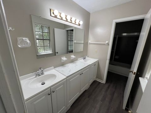 Tiny photo for 2201 Hartsfield Road #B, Tallahassee, FL 32303 (MLS # 390820)