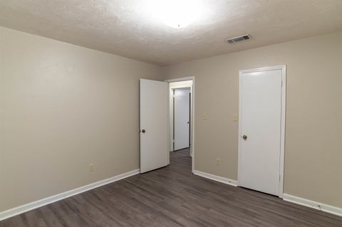 Tiny photo for 2201 Hartsfield Road #B, Tallahassee, FL 32303 (MLS # 390820)