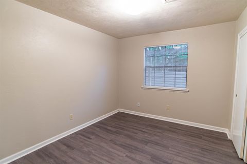 Tiny photo for 2201 Hartsfield Road #B, Tallahassee, FL 32303 (MLS # 390820)