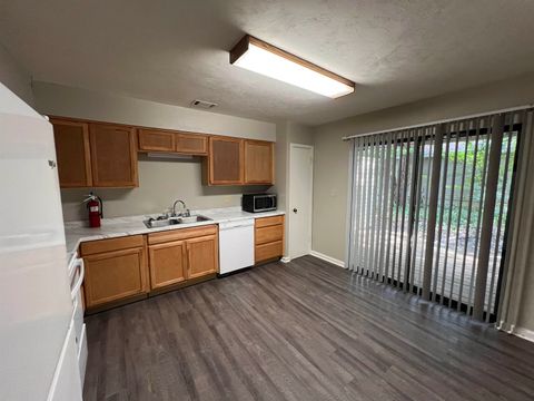 Tiny photo for 2201 Hartsfield Road #B, Tallahassee, FL 32303 (MLS # 390820)