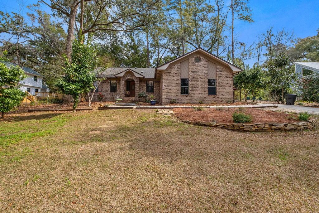 Photo of 1521 Kessel Drive, Tallahassee, FL 32308 (MLS # 396451)