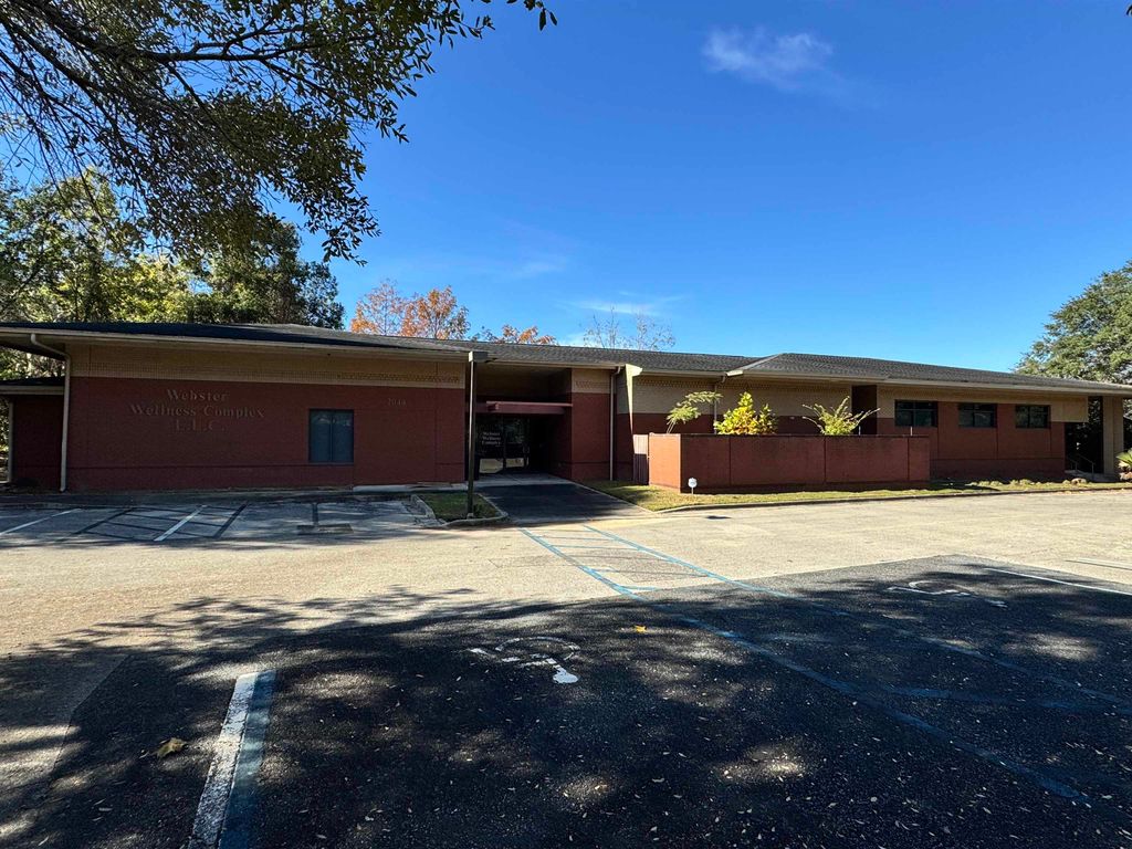 Photo of 2048 Centre Pointe Lane, Tallahassee, FL 32308 (MLS # 380049)