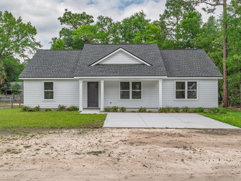 Photo of 125 Eastgate Way, Crawfordville, FL 32327 (MLS # 400546)