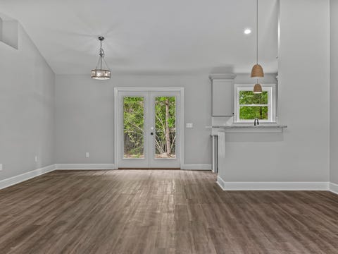 Tiny photo for 125 Eastgate Way, Crawfordville, FL 32327 (MLS # 400546)
