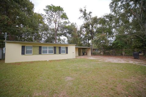 Photo of 926 Apache Street, Tallahassee, FL 32301 (MLS # 392931)
