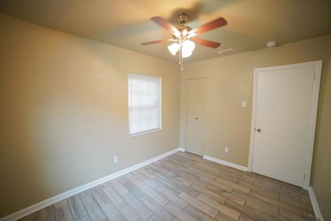 Tiny photo for 926 Apache Street, Tallahassee, FL 32301 (MLS # 392931)