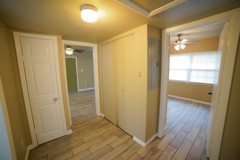 Tiny photo for 926 Apache Street, Tallahassee, FL 32301 (MLS # 392931)