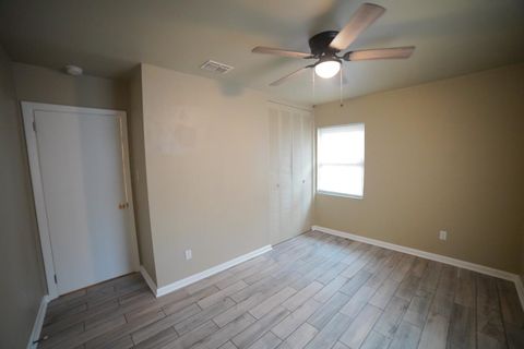 Tiny photo for 926 Apache Street, Tallahassee, FL 32301 (MLS # 392931)