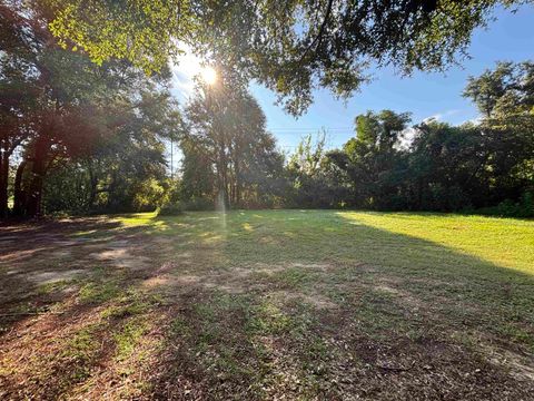 Tiny photo for 0 Crawfordville Road, Tallahassee, FL 32305 (MLS # 390282)