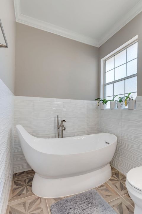 Tiny photo for 2012 Windsor Oaks Court, Tallahassee, FL 32308 (MLS # 393589)