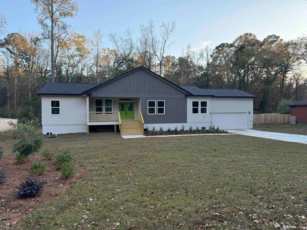 Photo of 3405 Valley Creek Drive, Tallahassee, FL 32312 (MLS # 394386)
