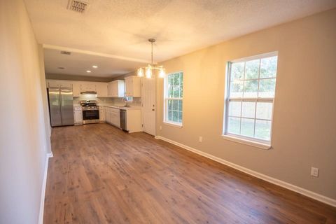 Tiny photo for 81 Knight Road, Midway, FL 32343 (MLS # 402921)