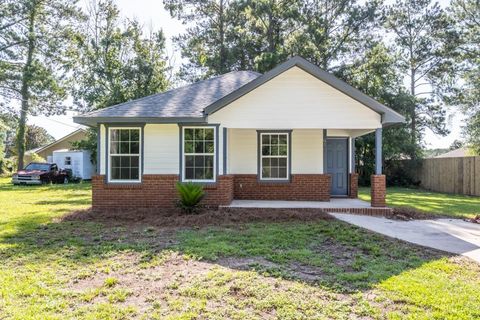 Tiny photo for 81 Knight Road, Midway, FL 32343 (MLS # 402921)