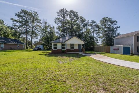 Tiny photo for 81 Knight Road, Midway, FL 32343 (MLS # 402921)