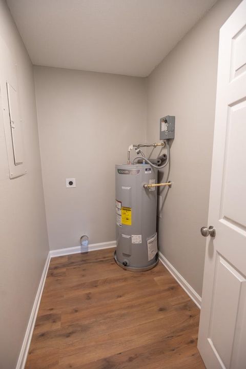 Tiny photo for 81 Knight Road, Midway, FL 32343 (MLS # 402921)