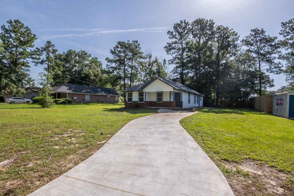 Photo of 81 Knight Road, Midway, FL 32343 (MLS # 402921)