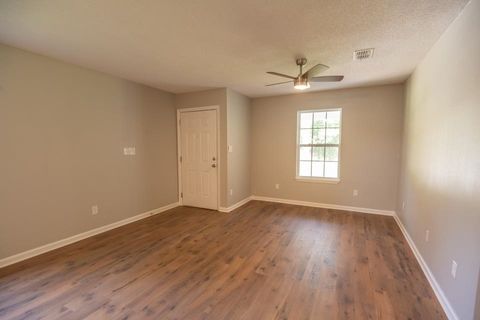 Tiny photo for 81 Knight Road, Midway, FL 32343 (MLS # 402921)