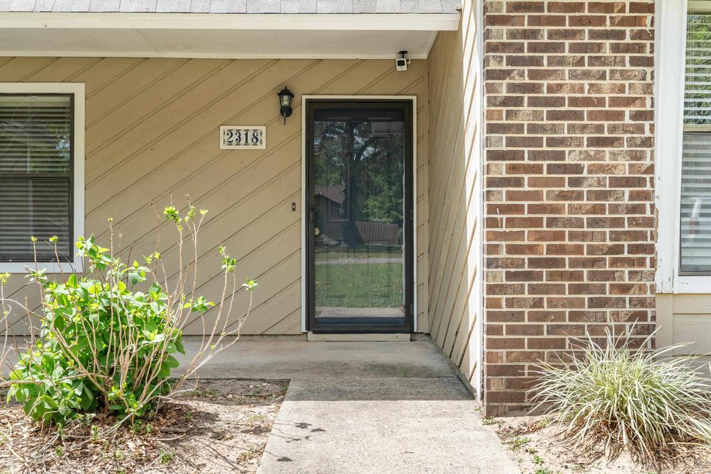 Photo of 2318 Cumberland Drive, Tallahassee, FL 32303 (MLS # 398107)