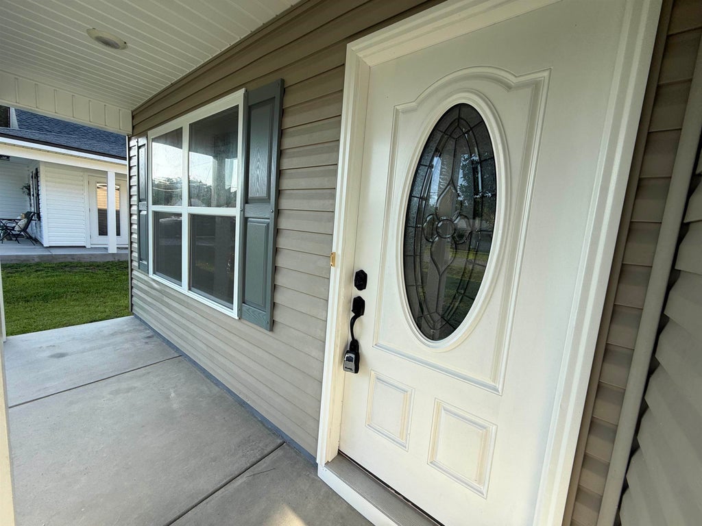 Photo of 37 COCHISE Street, Crawfordville, FL 32327 (MLS # 402596)