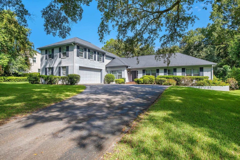 Photo of 2218 Killarney Way, Tallahassee, FL 32309 (MLS # 394938)